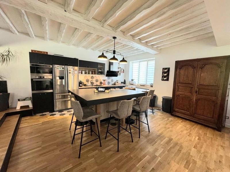 Maison - 170 m² - 8 pièces