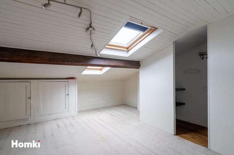 Maison - 270 m² - 8 pièces