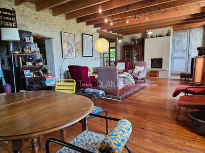 Maison - 324 m² - 10 pièces