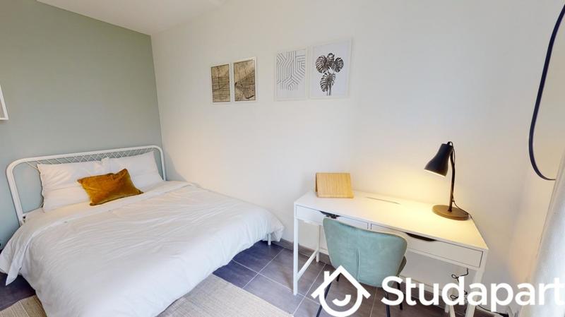 Chambre - 11 m² - 1 pièce