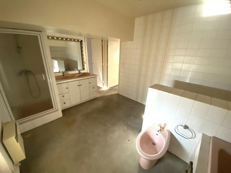 Maison traditionnelle - 232 m² - 8 pièces