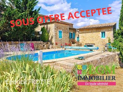 Mas - 250 m² - 11 pièces