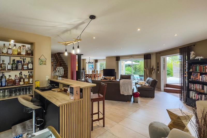 Villa - 240 m² - 6 pièces