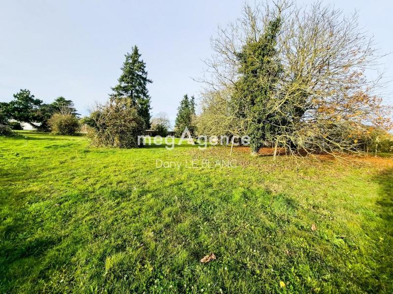 Terrain constructible - 698 m²