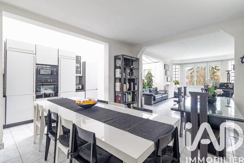 Maison - 200 m² - 10 pièces