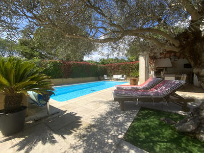 Maison - 210 m² - 6 pièces