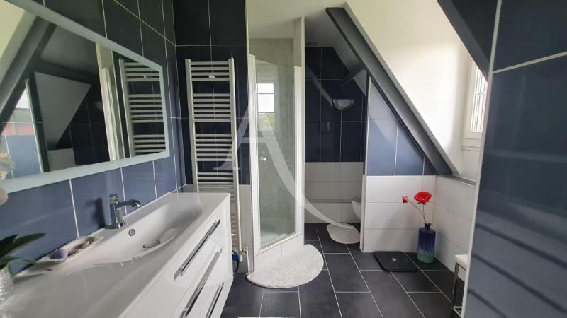 Maison - 175 m² - 6 pièces