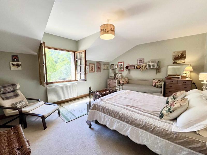 Maison - 285 m² - 8 pièces