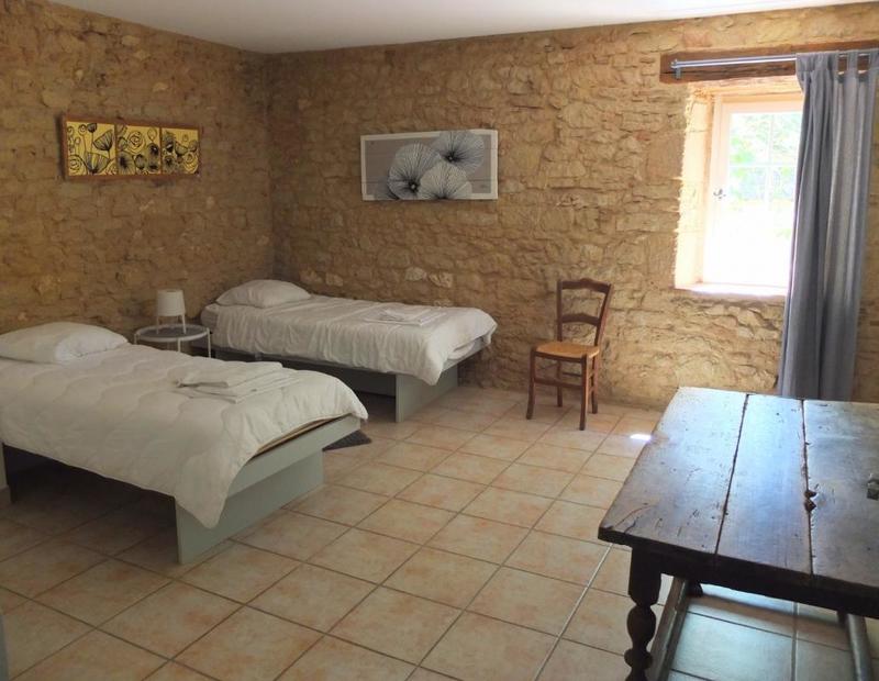 Maison - 1 122 m² - 22 pièces