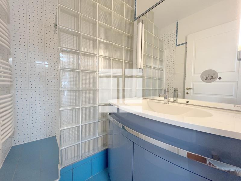 Appartement - 162 m² - 6 pièces