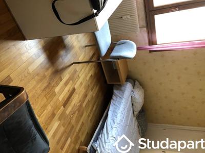 Chambre - 13 m² - 1 pièce