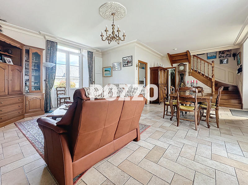 Maison - 185 m² - 8 pièces