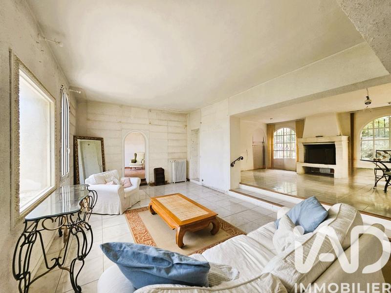 Maison - 240 m² - 10 pièces