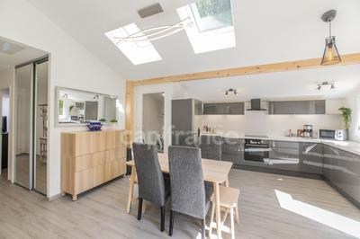 Appartement - 95 m² - 4 pièces