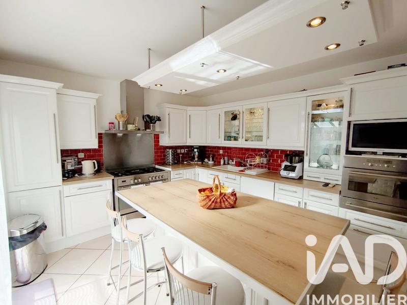 Maison - 160 m² - 8 pièces