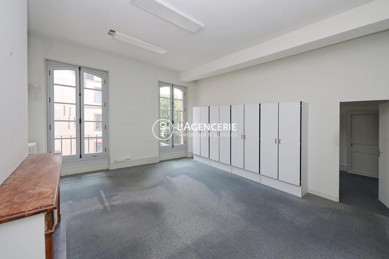 Appartement - 186 m² - 8 pièces