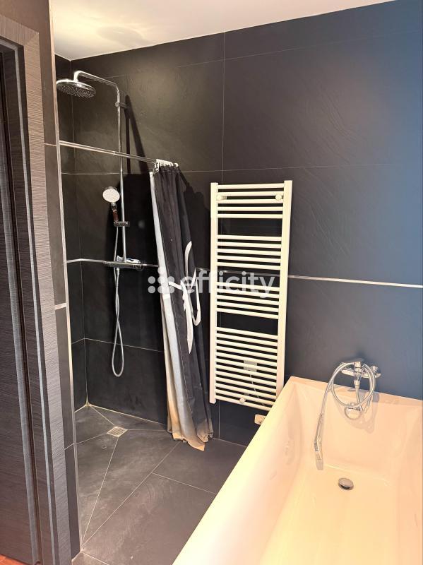 Pavillon - 130 m² - 7 pièces