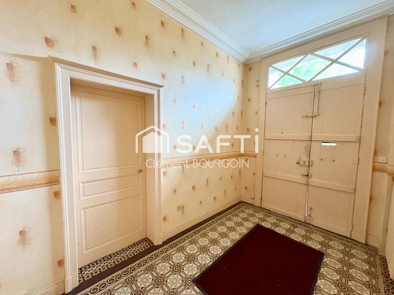 Maison - 295 m² - 10 pièces
