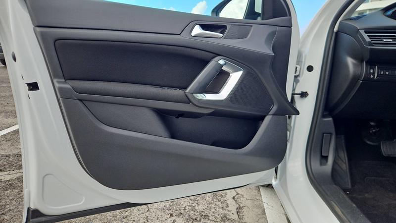 Peugeot 308 II 1.6 BlueHDi 120 Eat6 Active