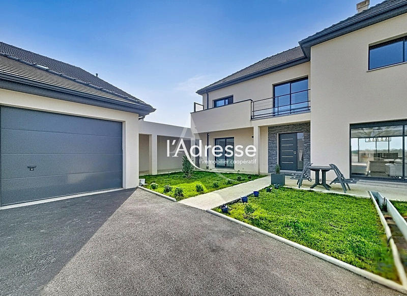 Maison - 166 m² - 6 pièces