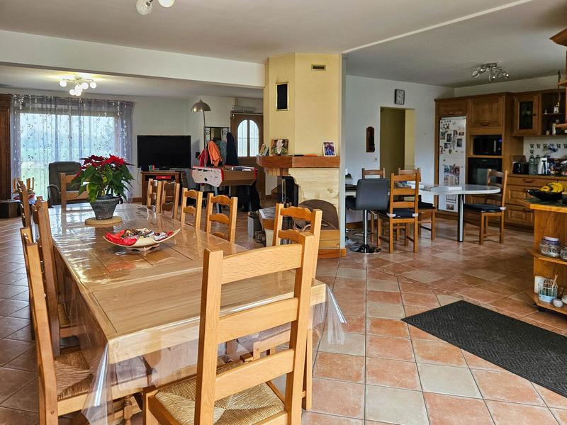 Maison - 276 m² - 8 pièces