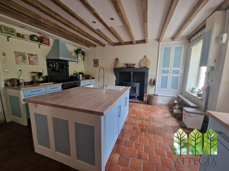Maison - 245 m² - 6 pièces