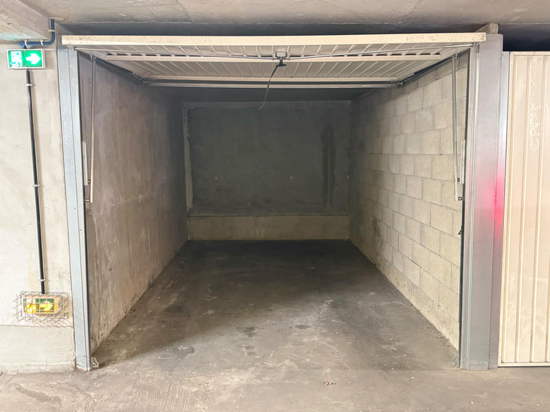 Parking / Garage - 14 m²