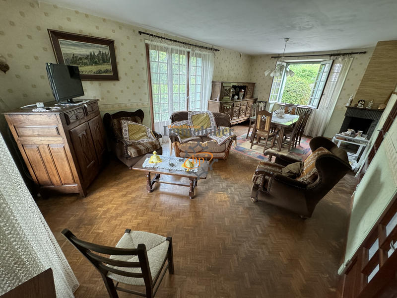 Maison - 257 m² - 12 pièces