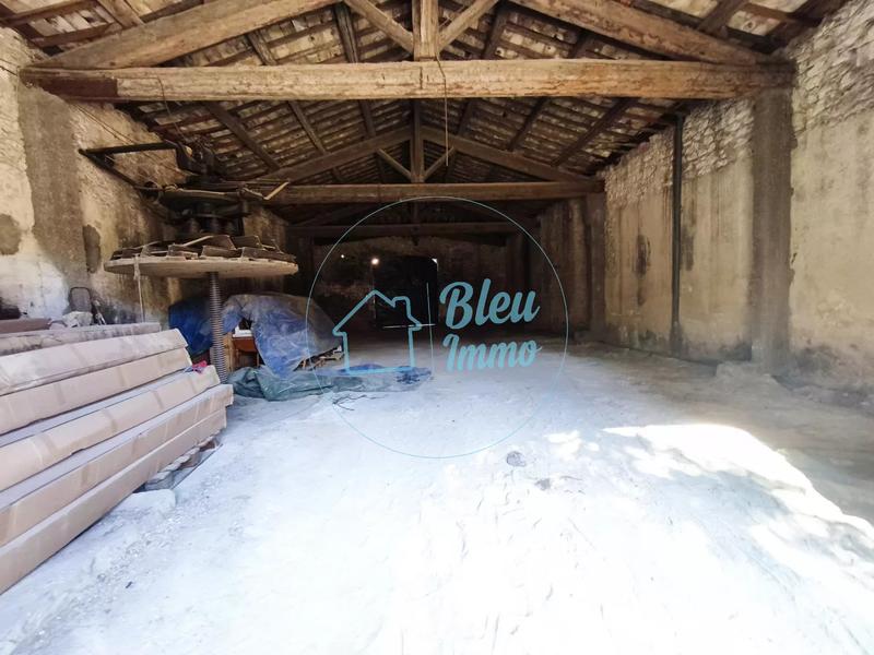 Grange - 350 m² - 6 pièces