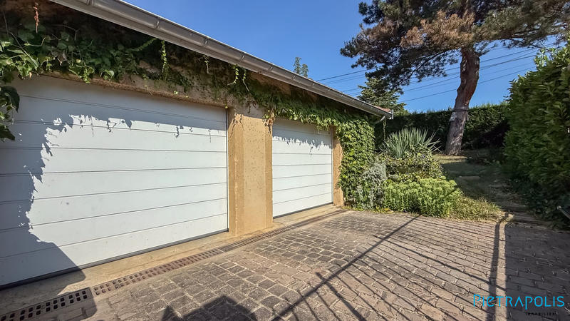 Villa - 310 m² - 9 pièces