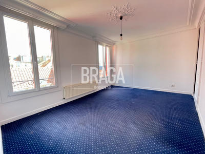 Maison - 227 m² - 7 pièces