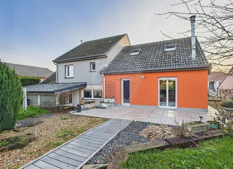 Maison - 180 m² - 8 pièces