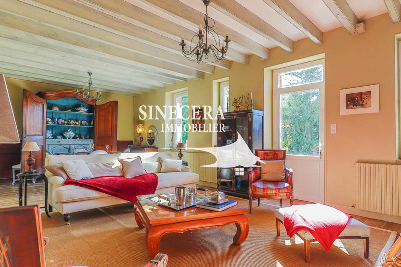 Propriété - 185 m² - 6 pièces