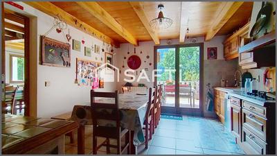 Maison - 223 m² - 11 pièces