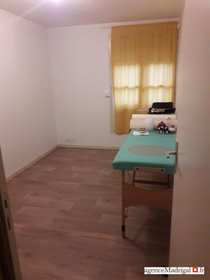 Appartement - 82 m² - 3 pièces