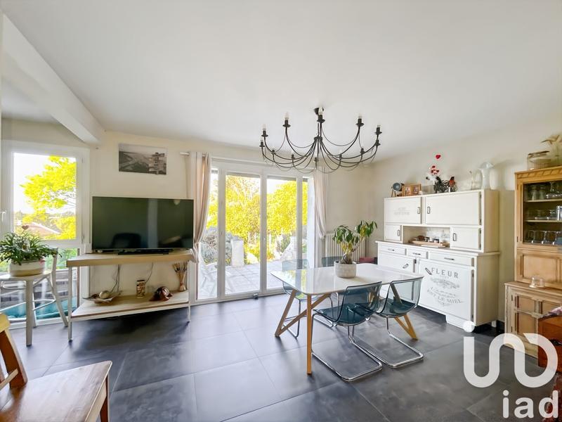 Maison - 200 m² - 8 pièces