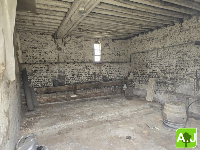 Maison ancienne - 200 m² - 1 pièce