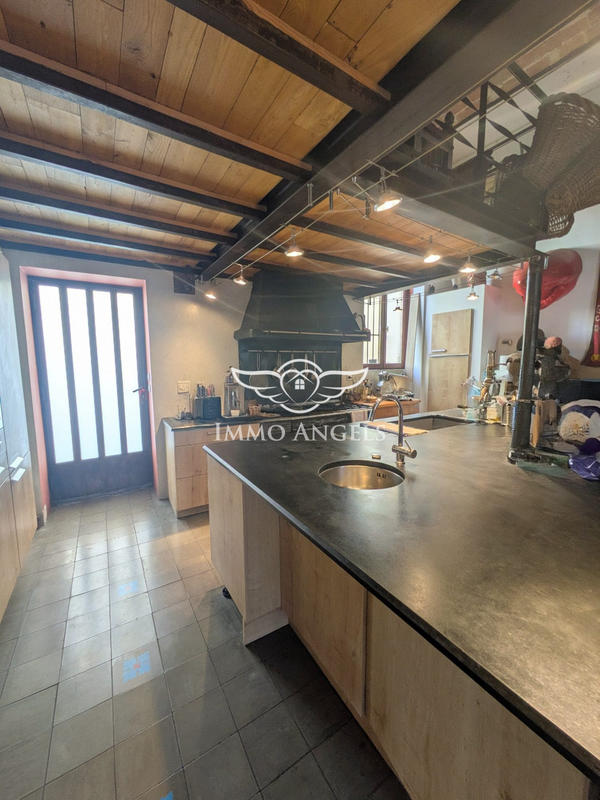 Maison ancienne - 259 m² - 10 pièces