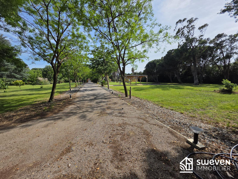 Mas - 360 m² - 10 pièces