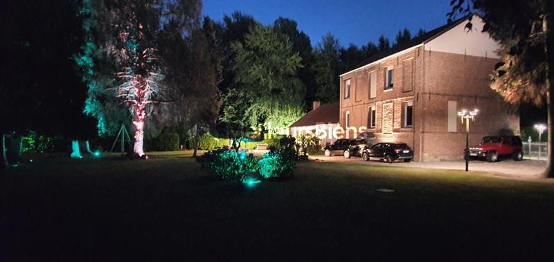 Propriété - 285 m² - 7 pièces