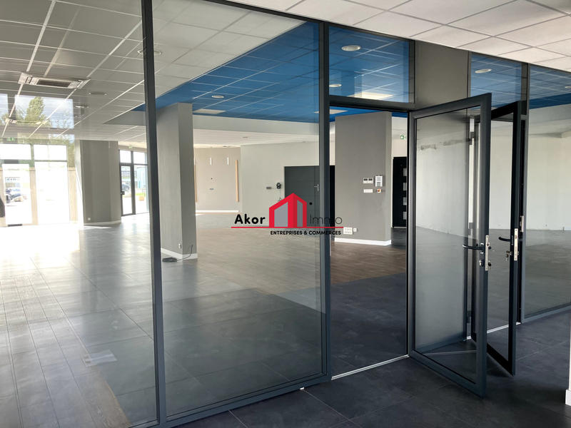 Local commercial - 330 m² - 2 pièces