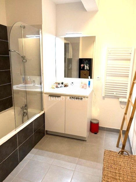 Appartement - 79 m² - 4 pièces