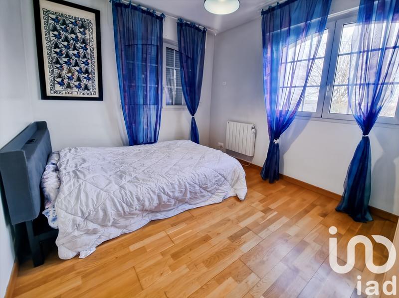 Maison - 230 m² - 9 pièces