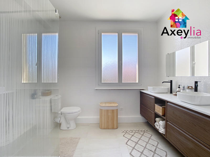 Maison - 171 m² - 7 pièces