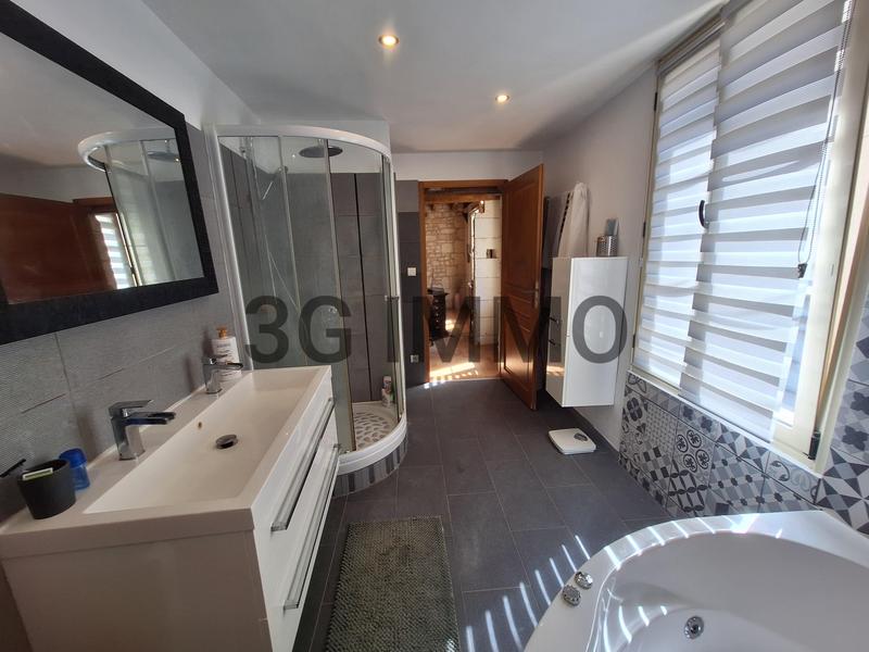 Maison ancienne - 195 m² - 6 pièces