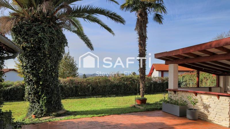 Maison - 250 m² - 8 pièces