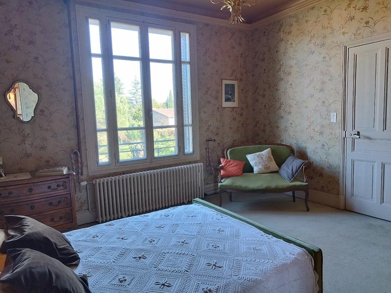 Maison - 211 m² - 8 pièces