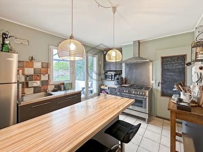 Maison - 95 m² - 5 pièces