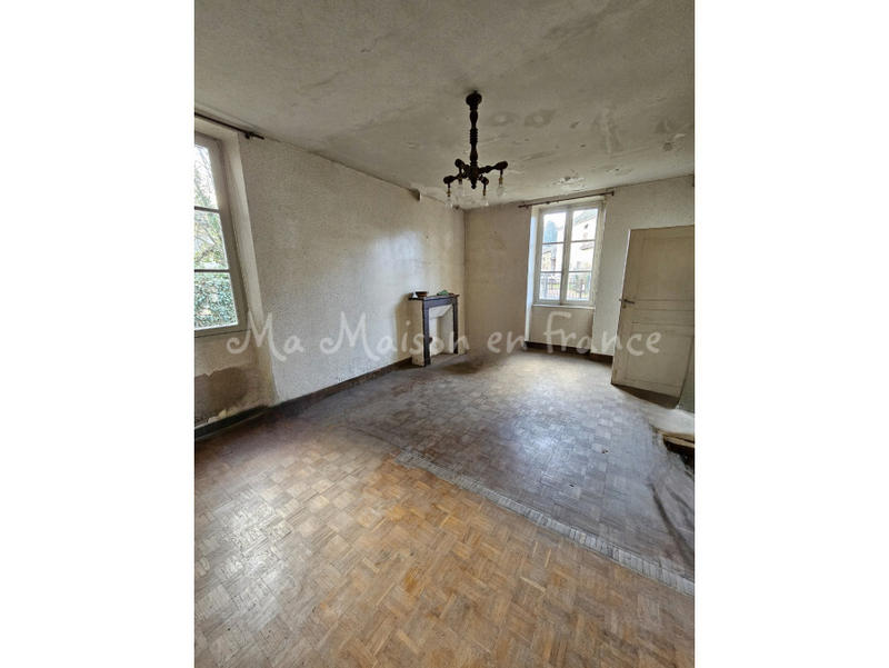 Maison - 110 m² - 6 pièces
