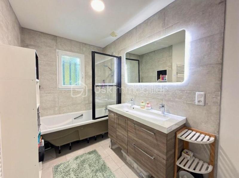 Maison - 100 m² - 4 pièces